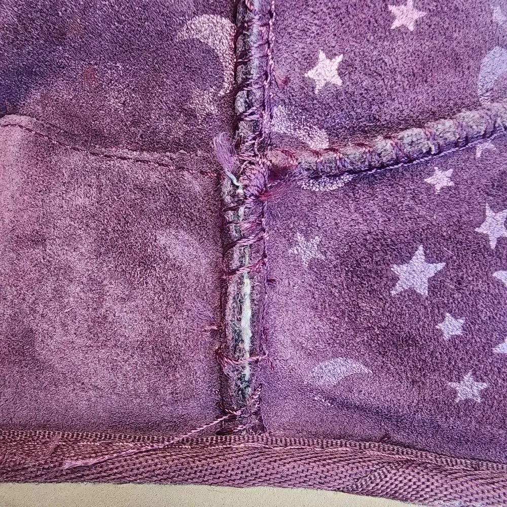 UGG Junior Bailey Bow Moon And Stars Boots Wild Grape Size 4